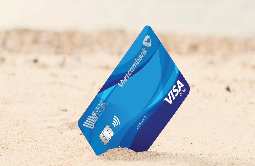 Làm thẻ tín dụng Vietcombank có mất phí không?