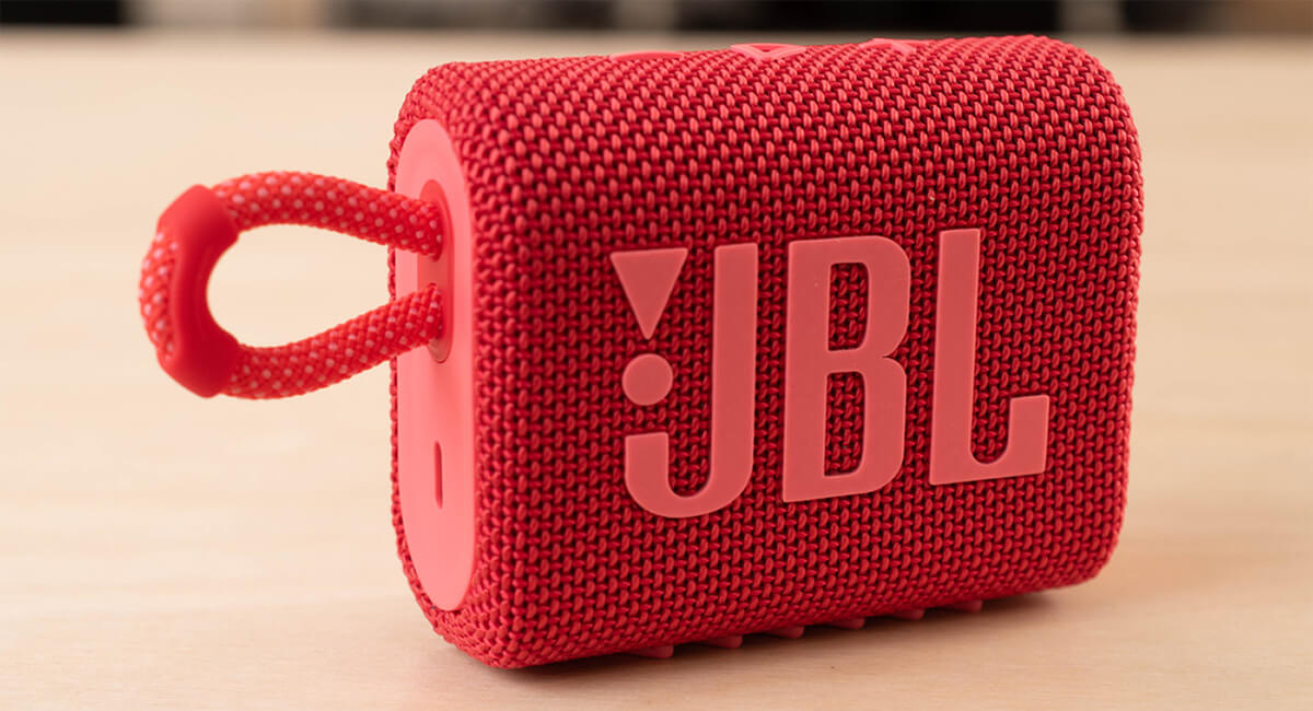 JBL Go 3 là mẫu loa bluetooth giá rẻ với thiết kế hình vuông, nhỏ gọn và dễ thương